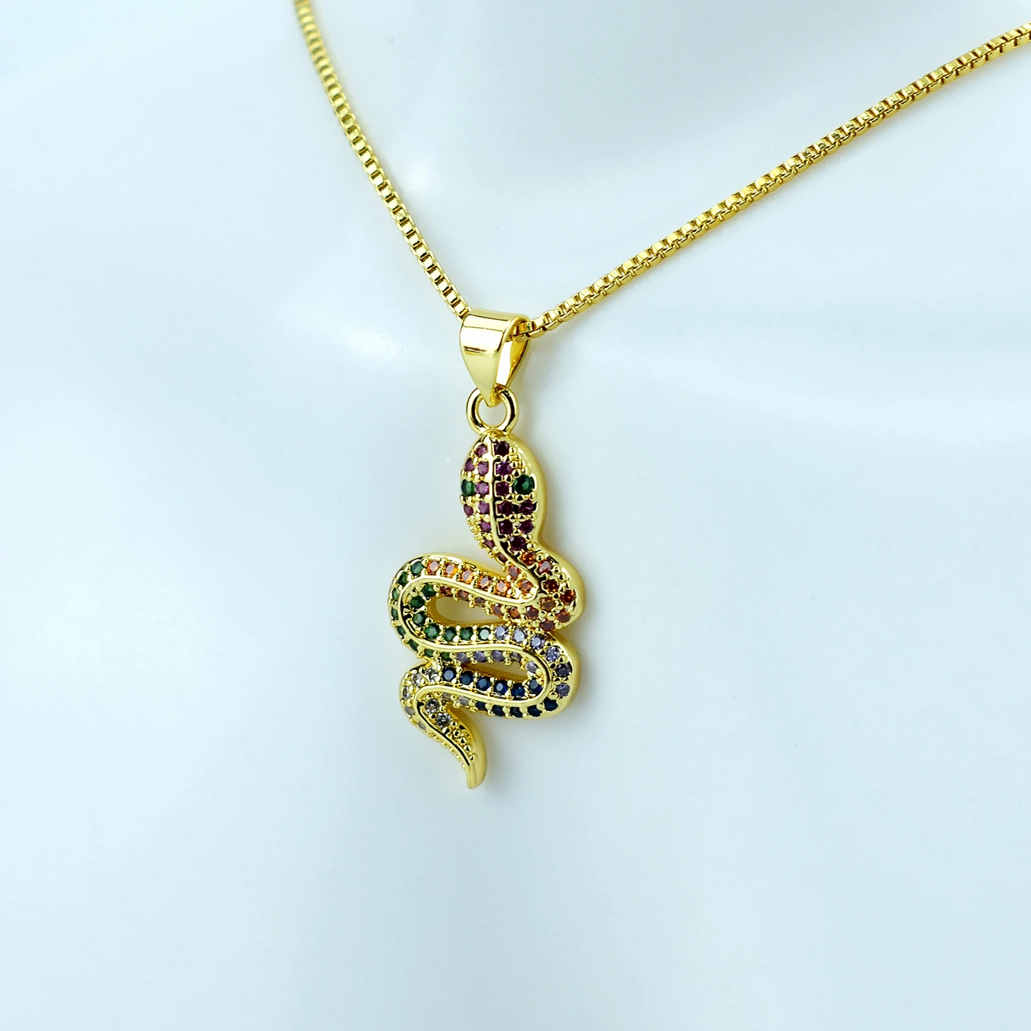 Новинка 2020 трендовые ожерелья с подвеской в виде змеи Золотая цепочка белый