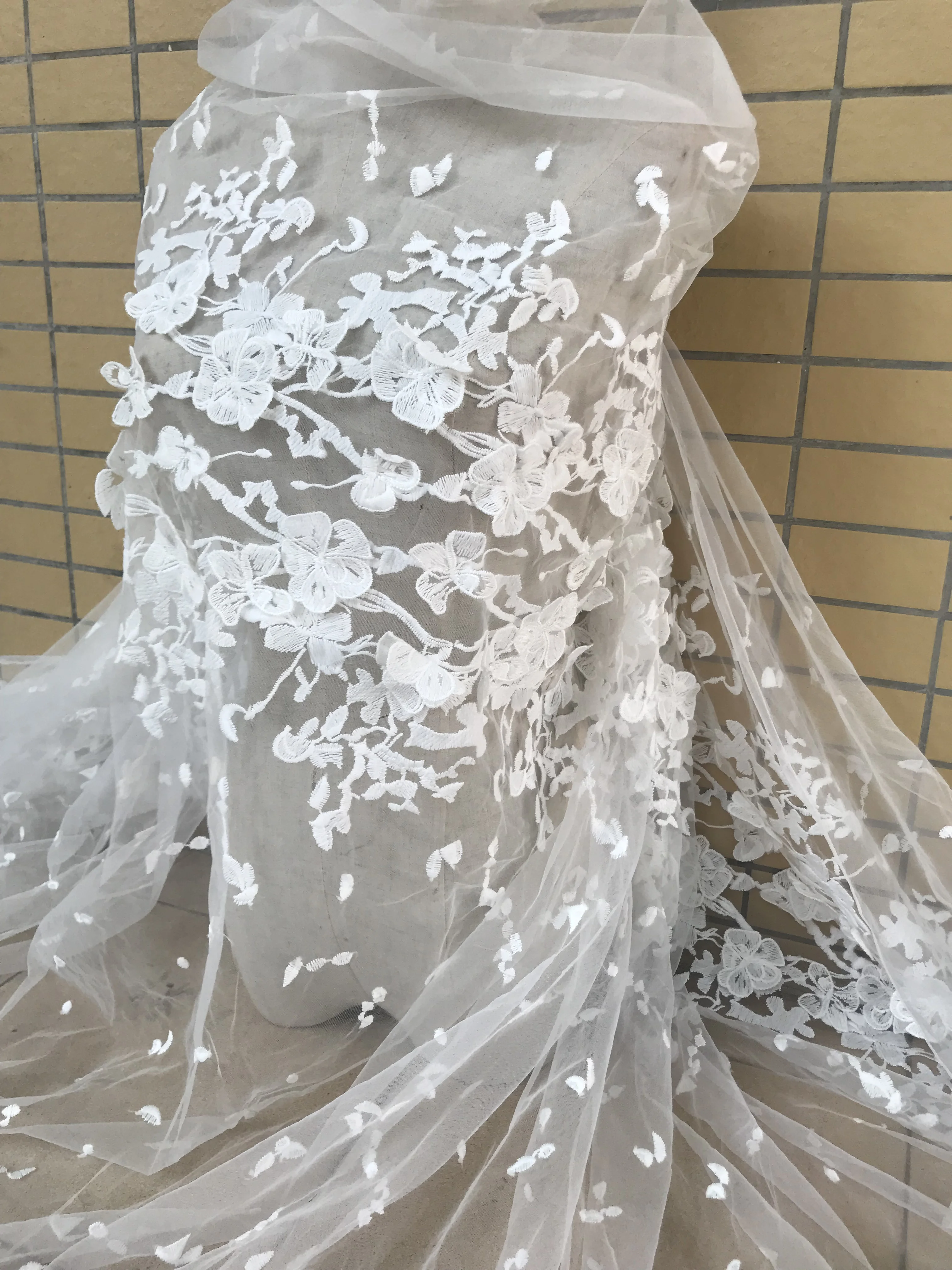 Белый Добби прекрасный цветок аппликация молочное волокно вышивка мягкий тюль