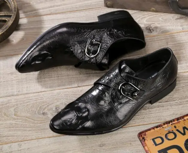 Новинка Мужские модельные туфли с пряжкой на ремешке крокодиловым узором