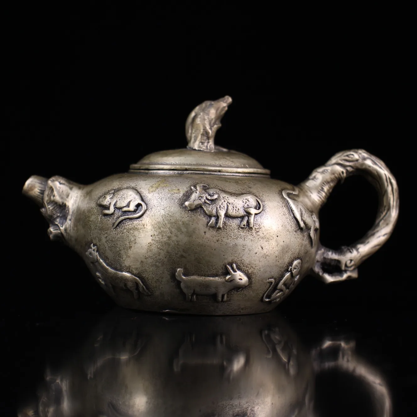 

5"Tibetan Temple Collection Old Bronze Gilt silver Sculpture Cow statue Bull head Kettle Teapot flagon Office Ornaments