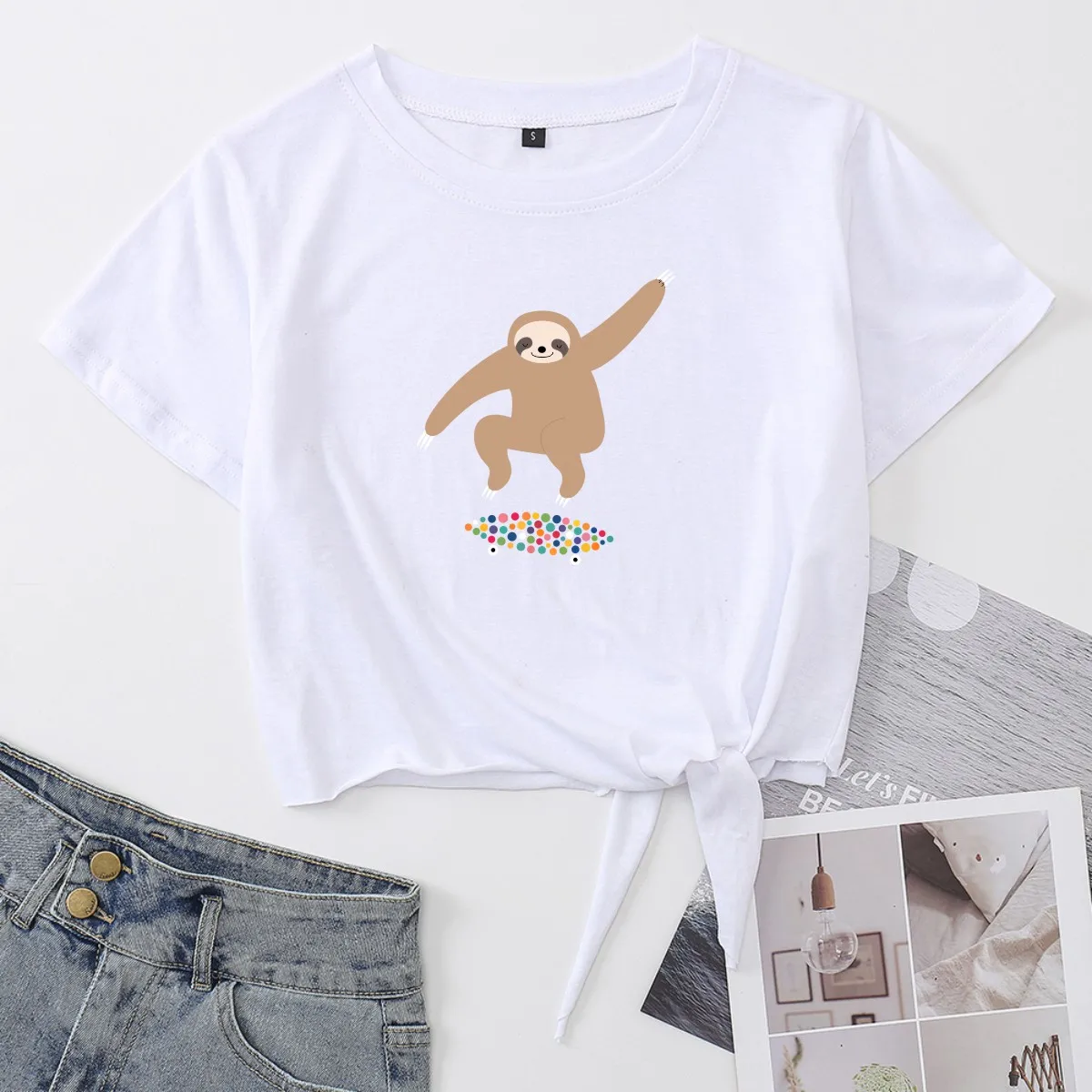 

Skateboarding Sloth Skater Knotted Crop Top Shirt Womens Summer Short Sleeve Cotton T-Shirt Cropped Tops Tee with Front Tie Knot