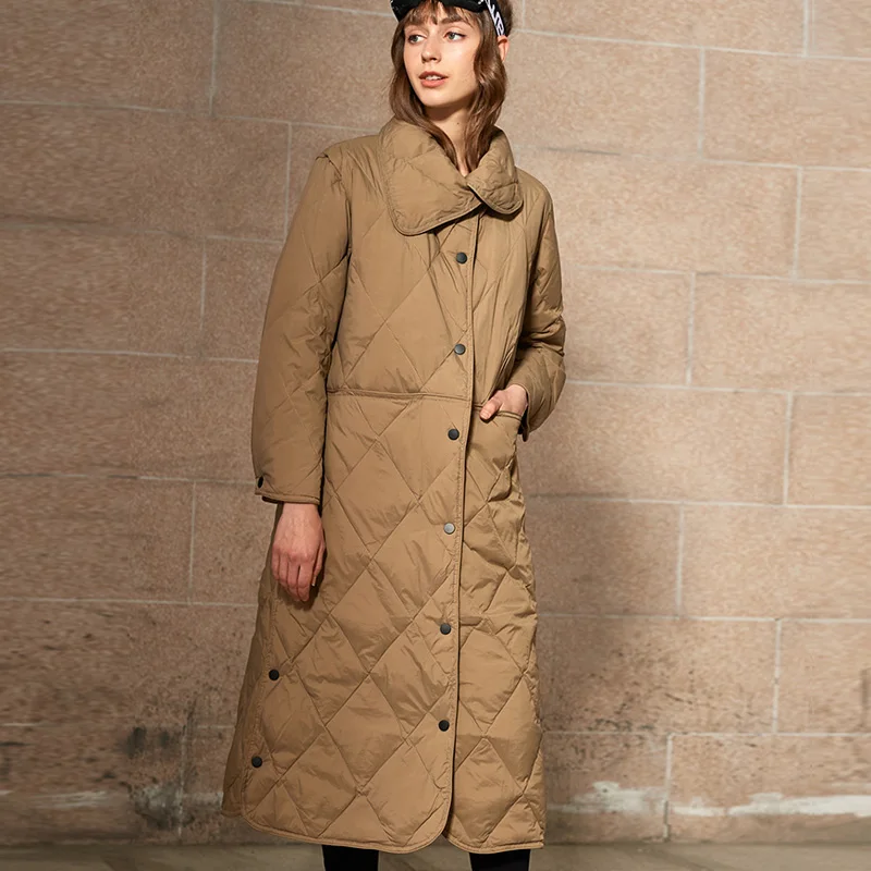 Женский пуховик с воротником-стойкой однобортный на белом утином пуху длинным