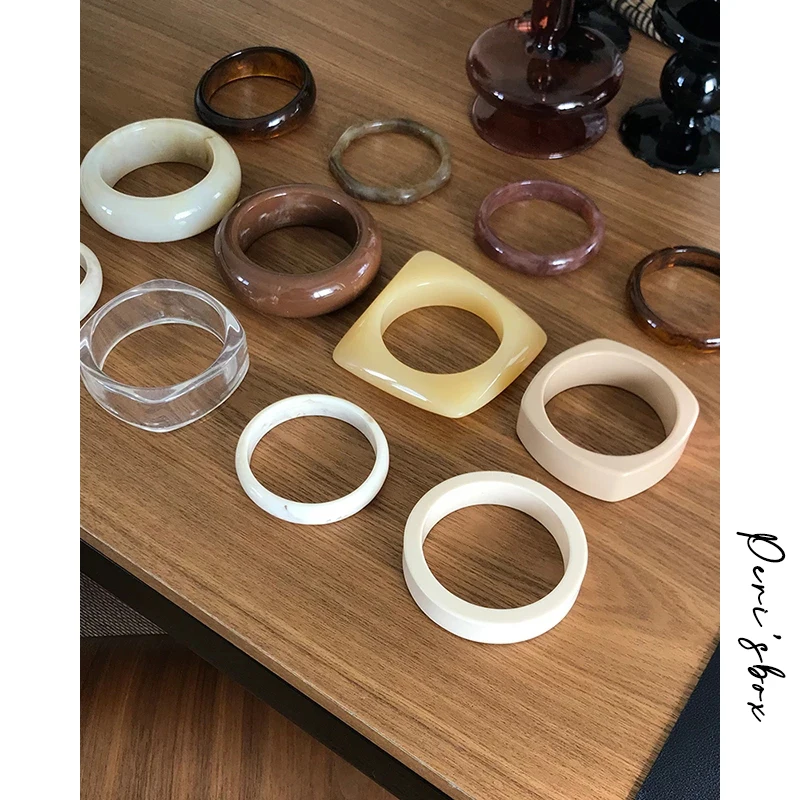 

Peri'sBox Vintage Geometrical Round Transparant Thick Bracelet For Women Minimalist Irregular Acrylic Resin Bracelets Jewelry