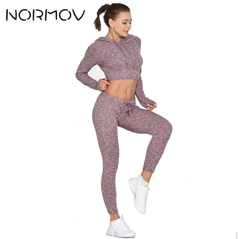 Комплект спортивной одежды NORMOV Женский бесшовный укороченный топ и леггинсы для
