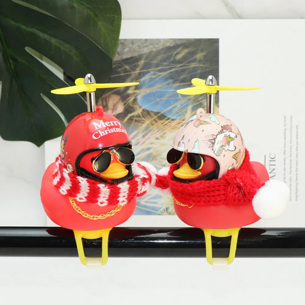 

Солнцезащитные очки с красной уткой и шлемом для автомобиля