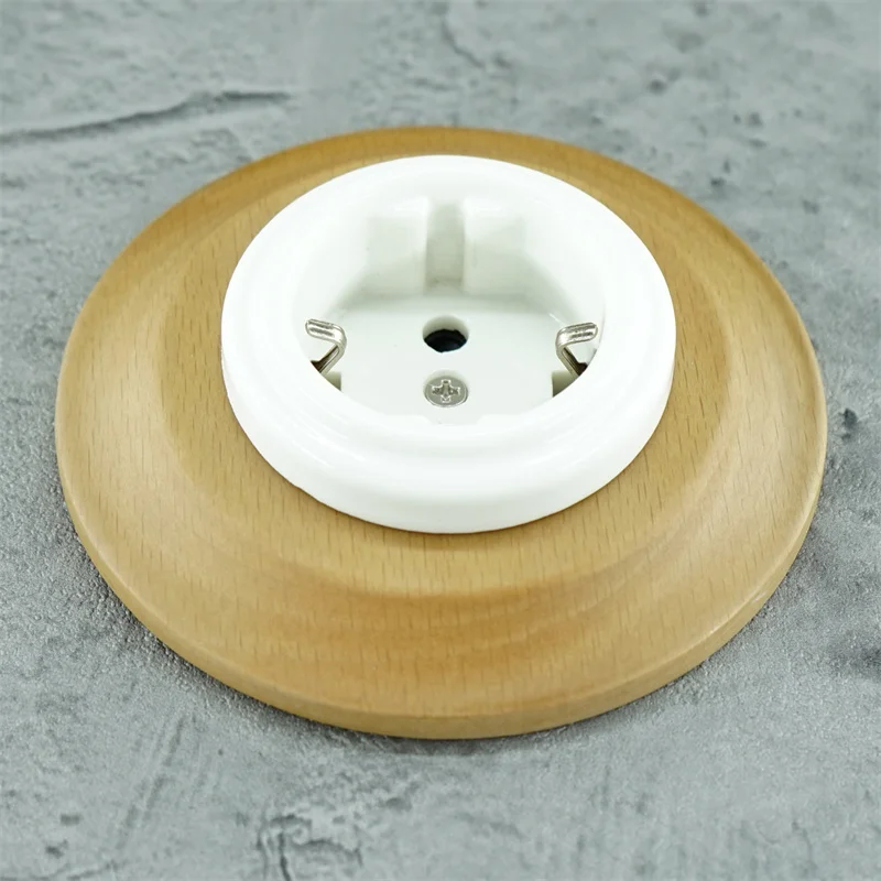 

Flush Mounted Porcelain Schuko Socket Outlet with Wooden Frame Wall Socket 240V,16A