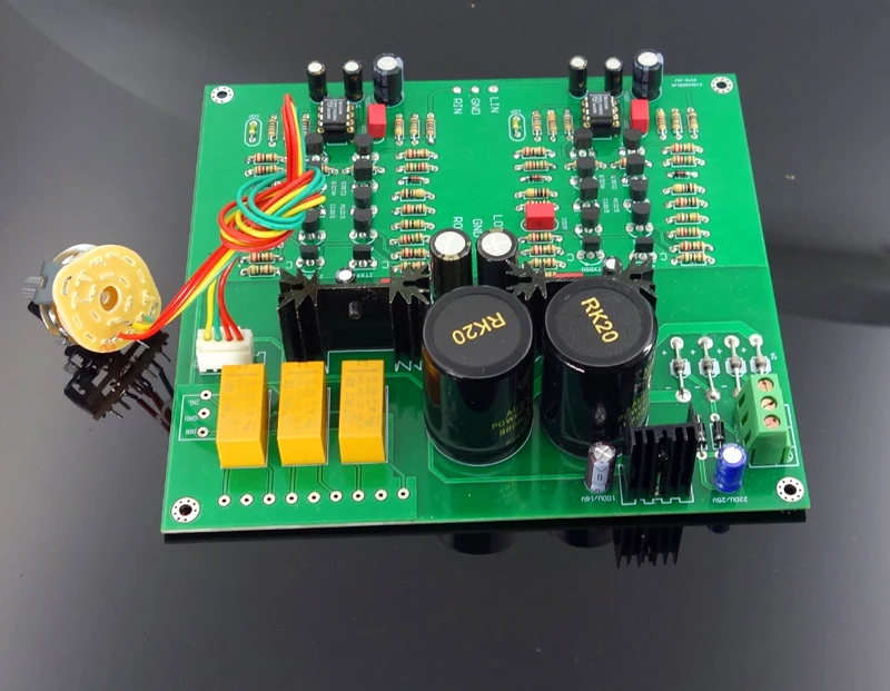 Имитационная схема C3850 с 3 битными входами класс А выход 2SK389 FET + ZTX450 ZTX550 доплата