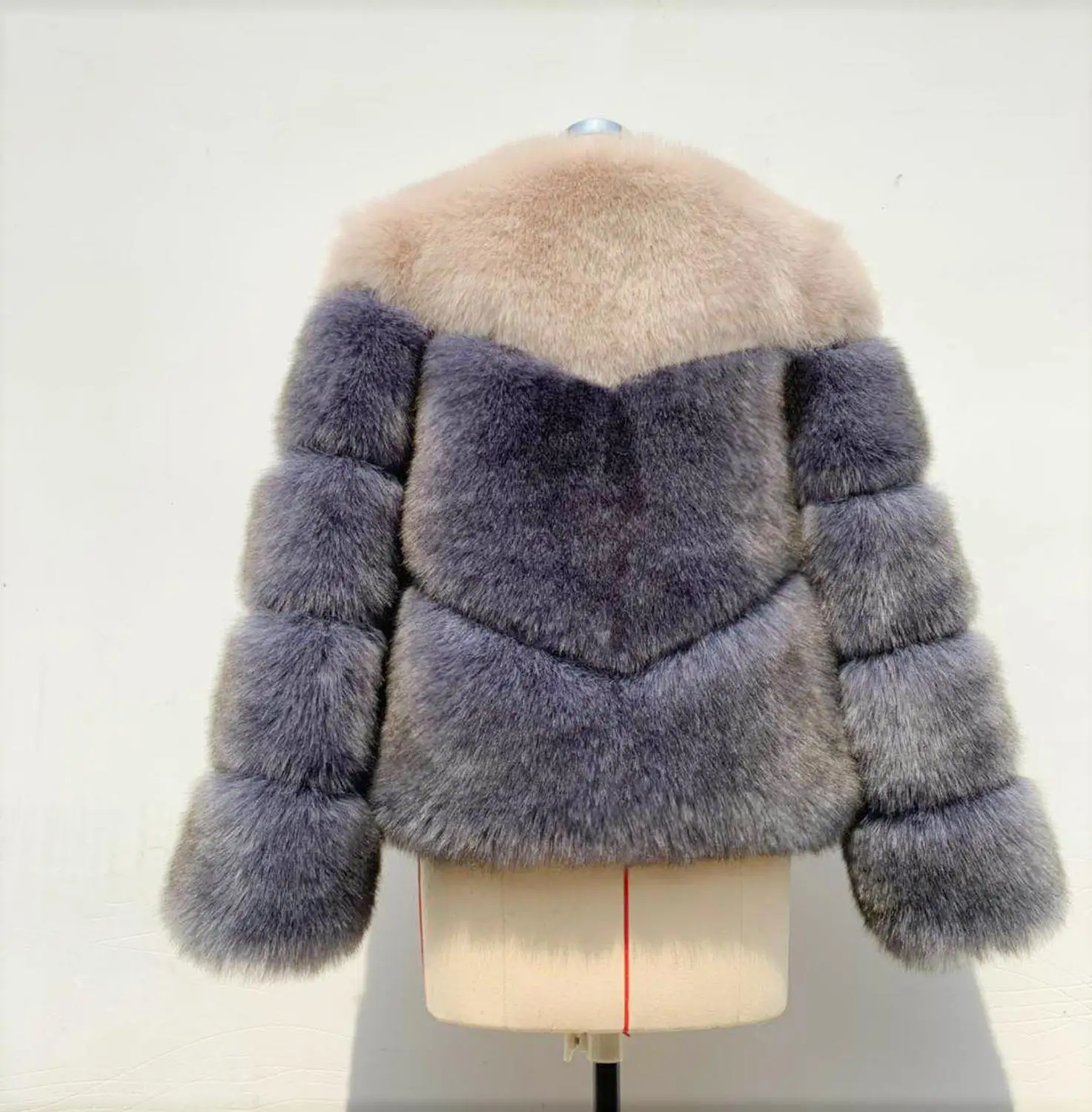 Savabien Luxury Warm Winter Faux Fur Coat Women Furry Soft Faux Fur Jackets New Ladies Fur Coats Parka Festival Streetwear
