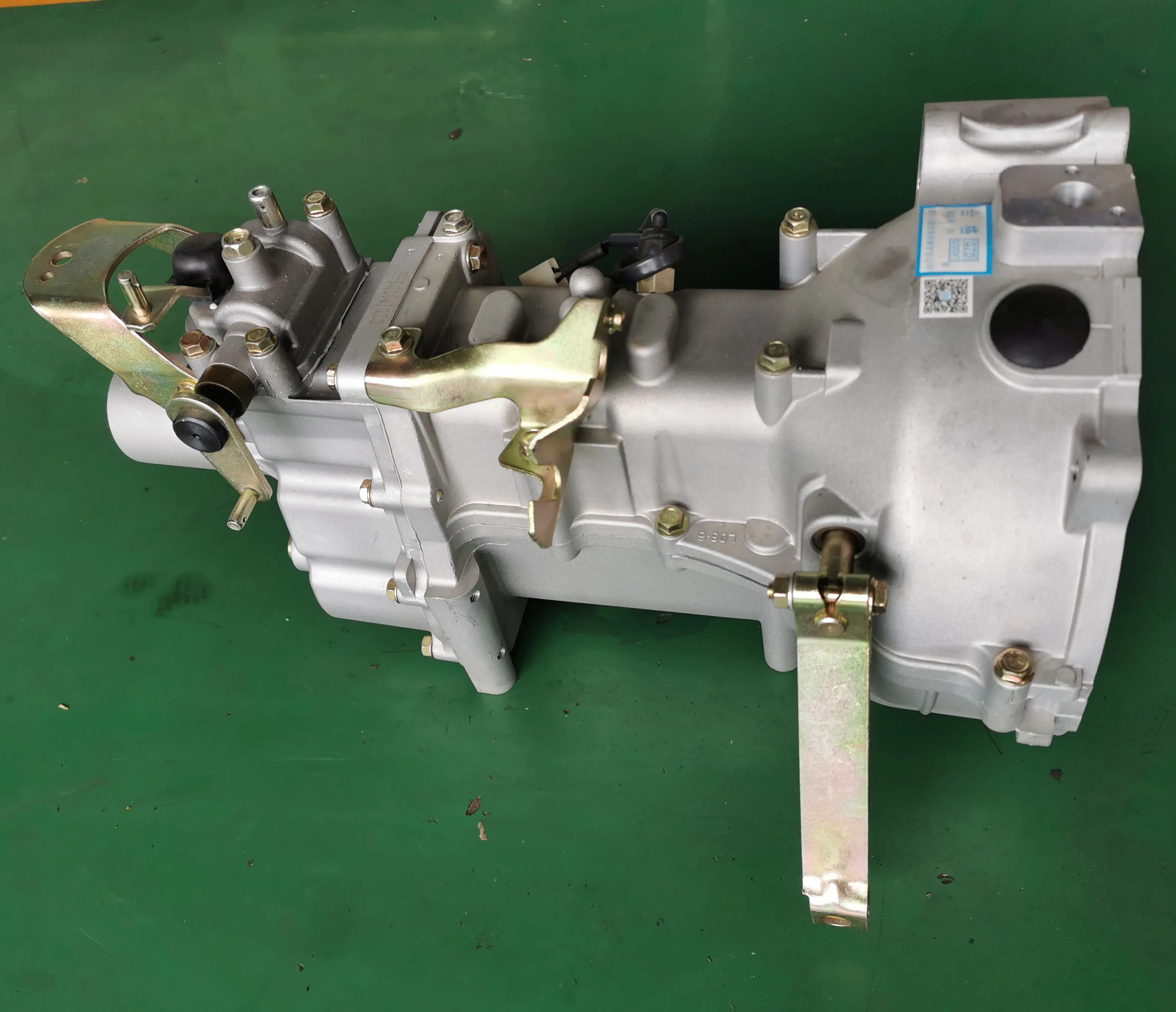 

suzuki LJ465Q engine 5 speed manual transmission