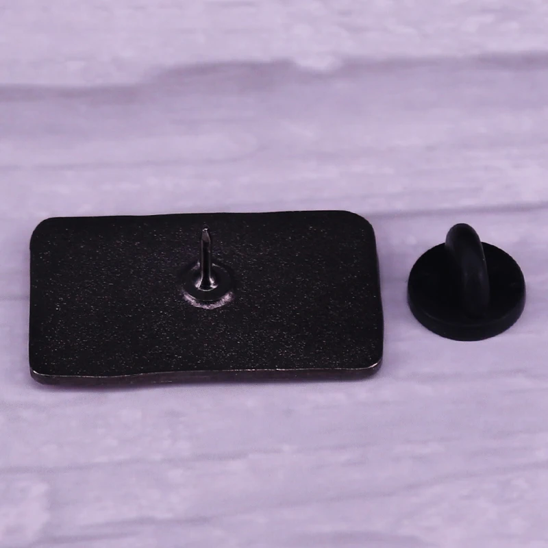 Брошь на лацкан с эмалью надписью Гарри феминистка | Украшения и аксессуары