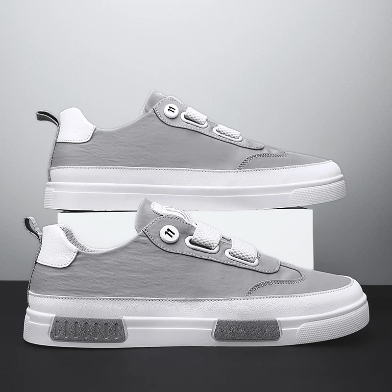 Men's Skateboarding Shoes High Top Sneakers Breathable Canvas Sports Shoes Students Shoes Street Walking Shoes Chaussure Homme