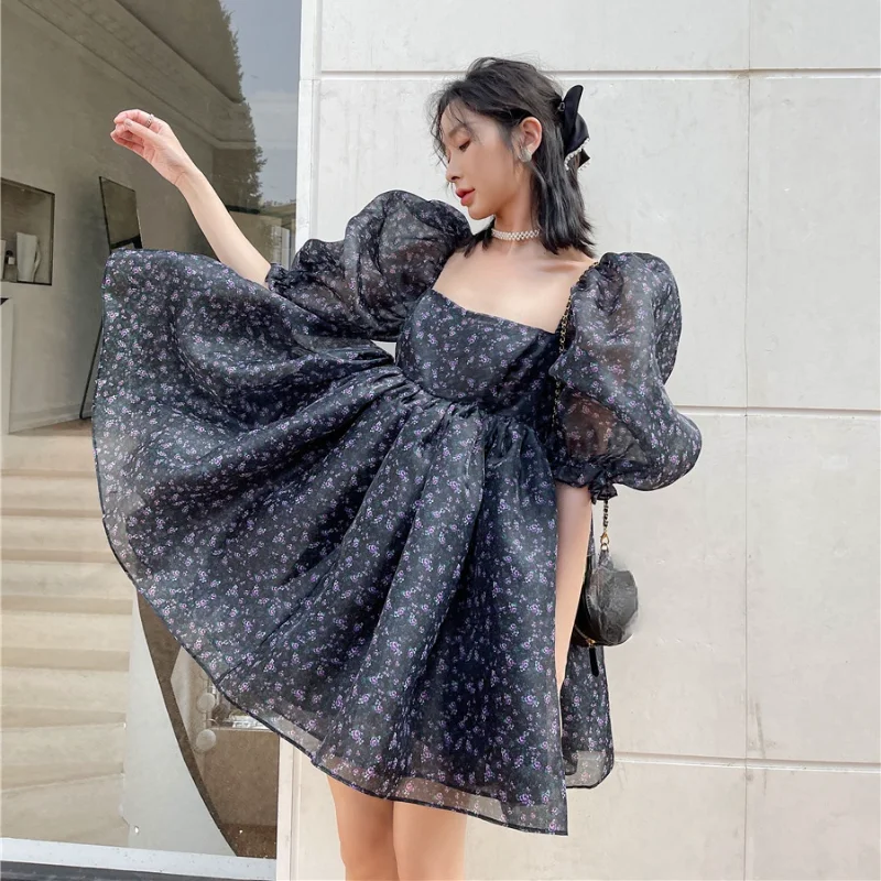 

Платье ZCSMLL женское с цветочным принтом, модное Стильное короткое приталенное платье с квадратным воротником и пышными рукавами, лето 2021