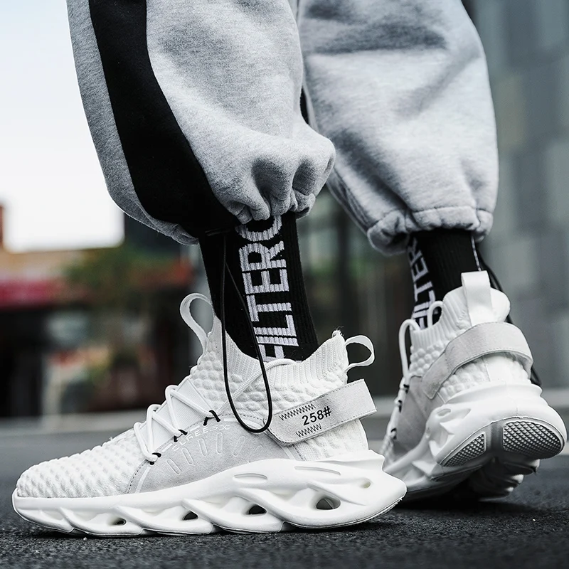 

Autumn Brand Ultralight Big Size 46 Men's Running Shoes Breathable Fashion Sneakers Shoes 2020 Outdoor Casual Sport Sneakers Men