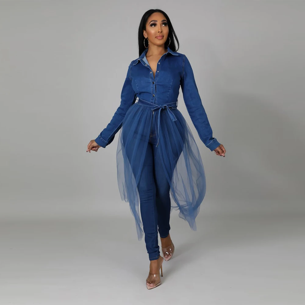 Женская джинсовая куртка в стиле пэчворк темно-синяя однобортная с отложным