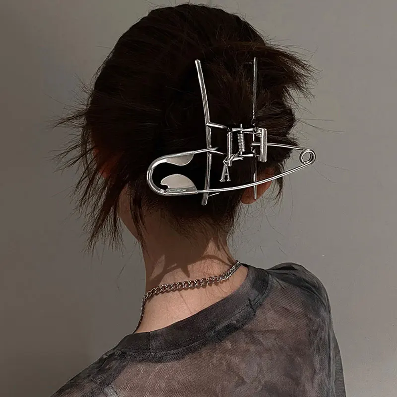 

Fashion Metal Catch Clip Large Back Head Hair Catch Headdress Female Temperament Shark Tassel Rhinestone Chain Hair Claw