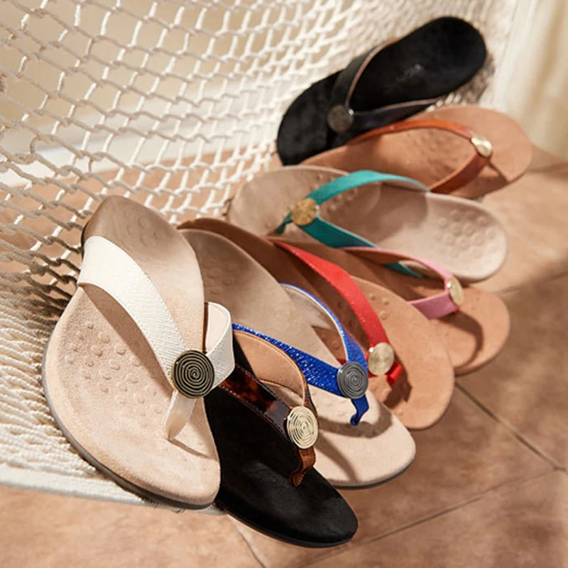 Женские тапочки Красивые пляжные шлепанцы с леопардовым принтом нескользящие