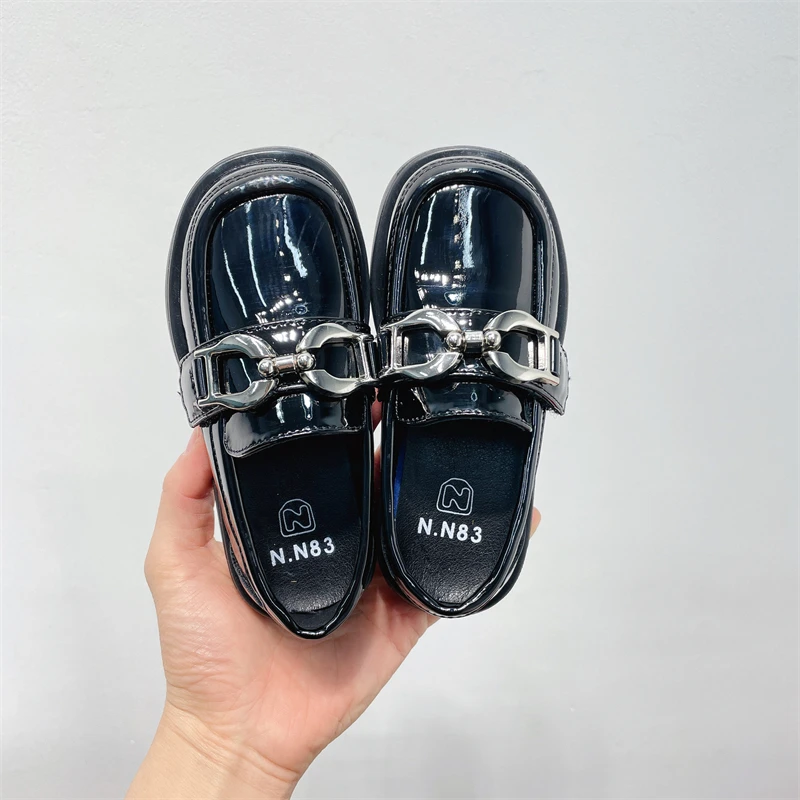 

Мокасины детские из мягкой кожи, лоферы с металлической подошвой, черные, в британском стиле, для студентов и детей, на плоской подошве, весн...