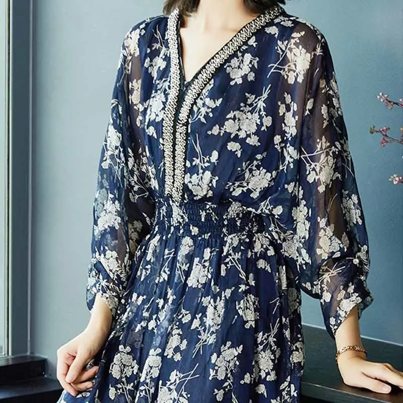 

Women Spring 2021 Loose V-neck Printed Bottoming Shirt Female Plus Size Nine-point Sleeve Mid-length Chiffon Pullover Blouse