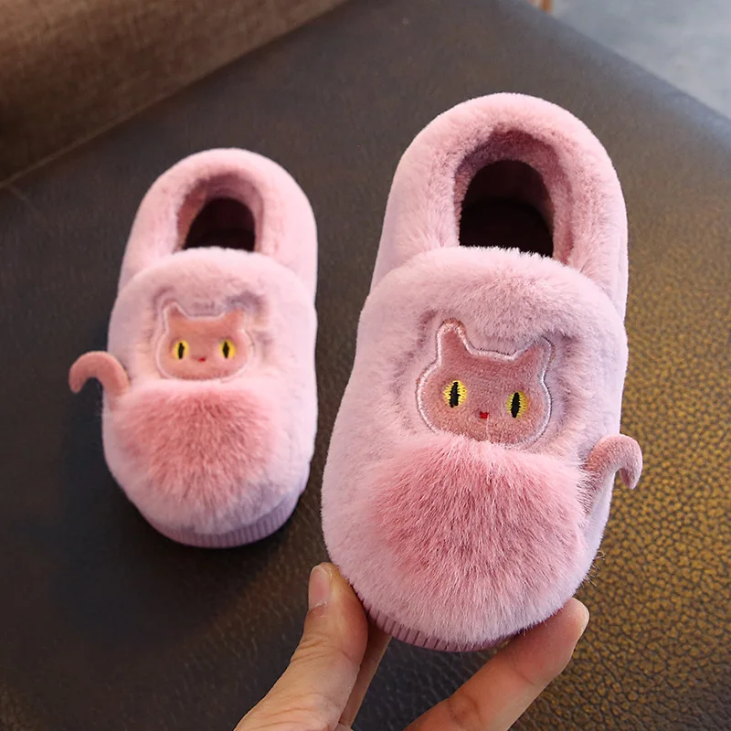 Новые зимние детские хлопковые тапочки с мультяшным дизайном сохраняют тепло