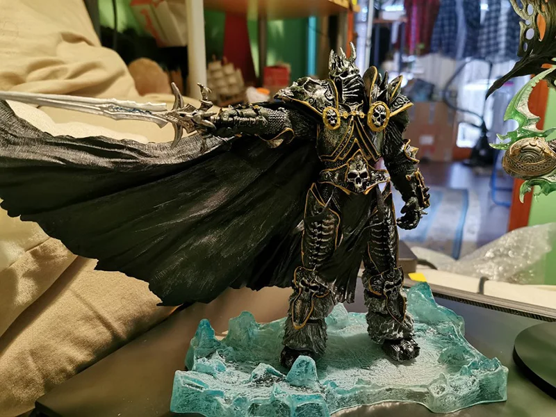 

WOW Fall of The Lich King Arthas Menethil Figure Anime Figurine Famous Game Character Action Figure Collectible Toys Gift 9 inch