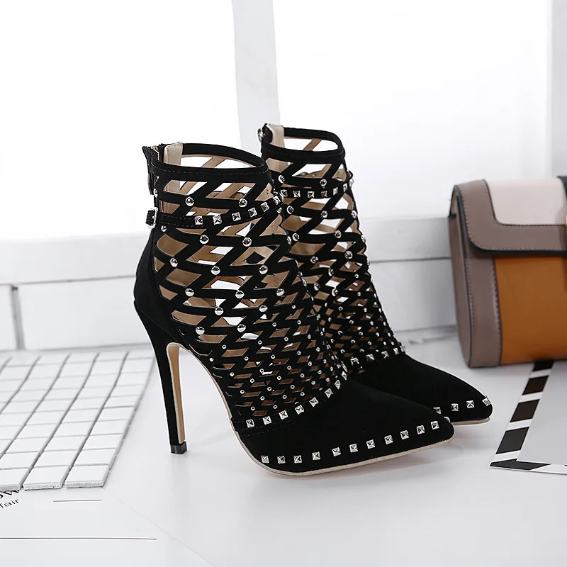 Женские ботинки с заклепками острым носком на высоком каблуке|Сапоги до середины
