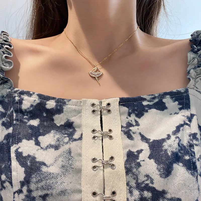 

Luxury Zircon Crown Butterfly Pendant Choker Necklace Stainless Steel Clavicle Chain Necklace For Women Party Wedding Jewelry