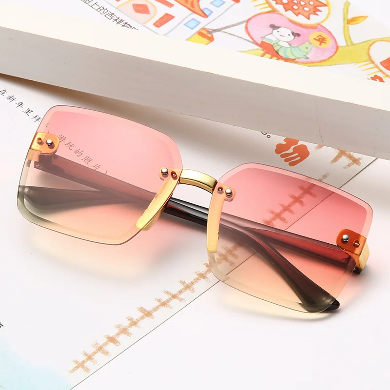 

2020 New Stylish Rimless Children Cat Eye Sunglasses Fashion Kid Square Pink Gradient Sun Glasses Boy Girl Goggle UV400 Eyewear