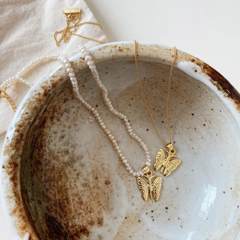 

SUPERAINBOW 925 Sterling Silver Popular Golden Butterfly Freshwater Pearl Necklace for Women Clavicle Chain Necklace SR-N109
