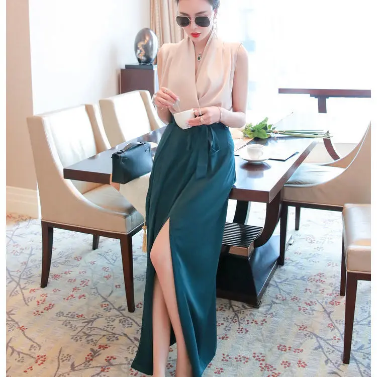 

Women 2021 Summer New Fashion Two-piece Suits Female Solid Color V-neck Sleeveless Tops Ladies Long Bow Loose Skirts Sets K27