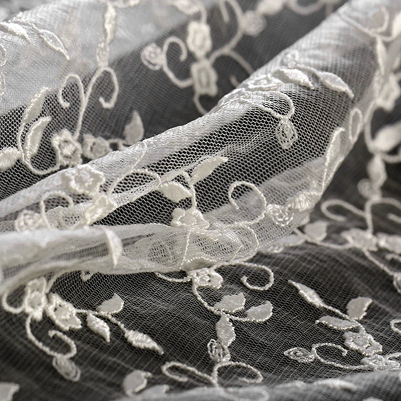 

135CM Wide 100G/M Weight White Emboroderied Polyester Lace Fabric for Spring Summer Wedding Evening Dress E1284