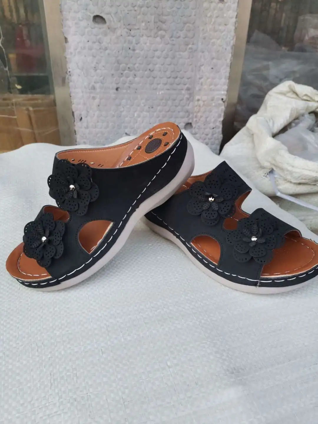 

Summer Slippers Women Flat Sandals 2020 New Solid Flower Ladies Slides Comfortable Home Beach Slip On Shoes Plus Female Slippers