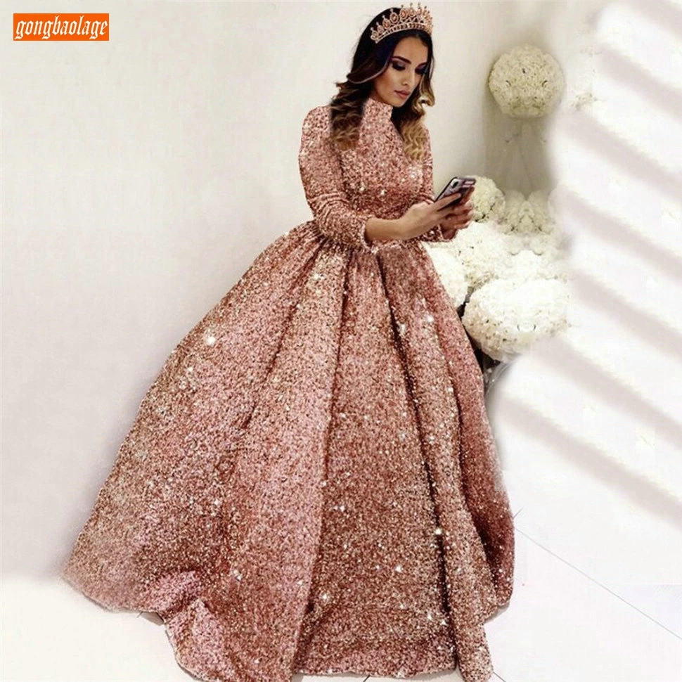 Розовое вечернее платье со шнуровкой длинное бальное с высоким воротником