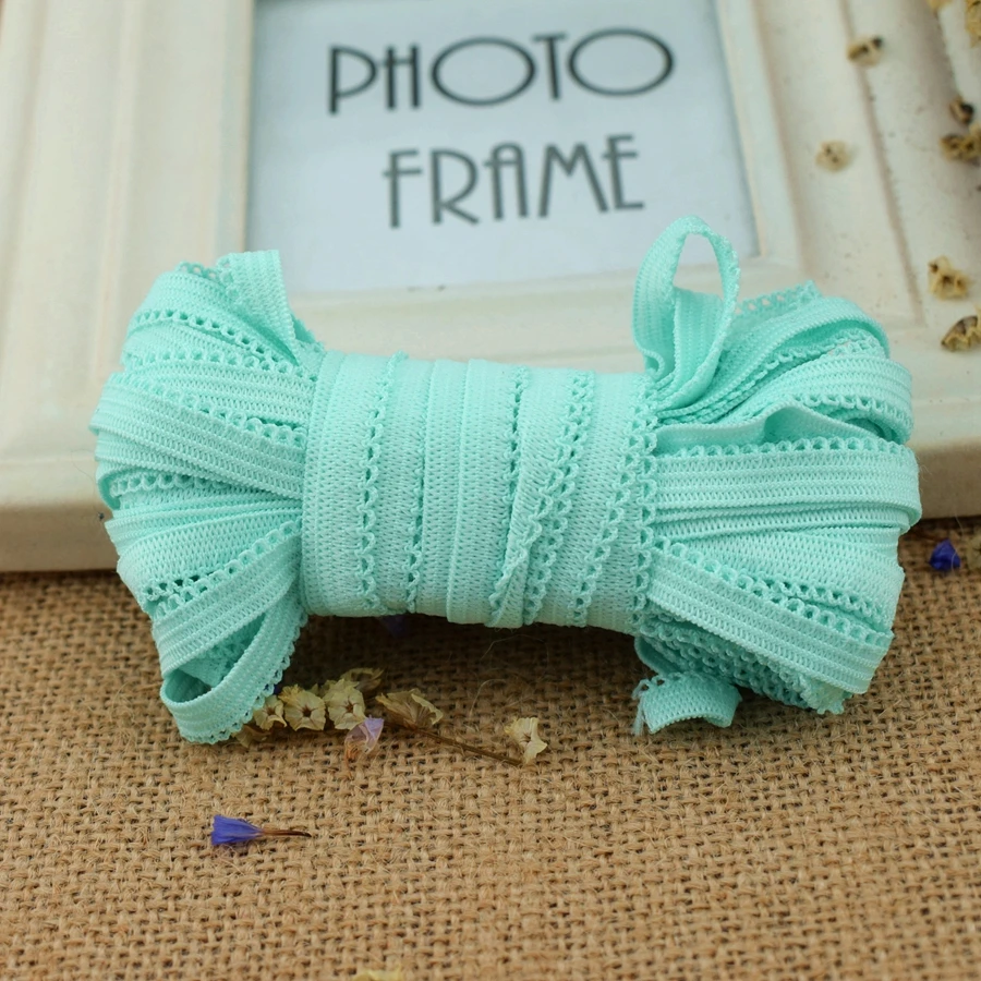 Эластичная лента для волос #1413 ярко-неоновая розовая с кружевной отделкой ширина