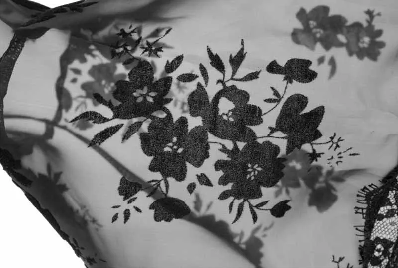 

Sexy Wrapped Chest T-shirt Women Clothing Embroidery Lace Sleeves T-shirt Tops Slash Neck Chest Drawstring Design Women Clothes