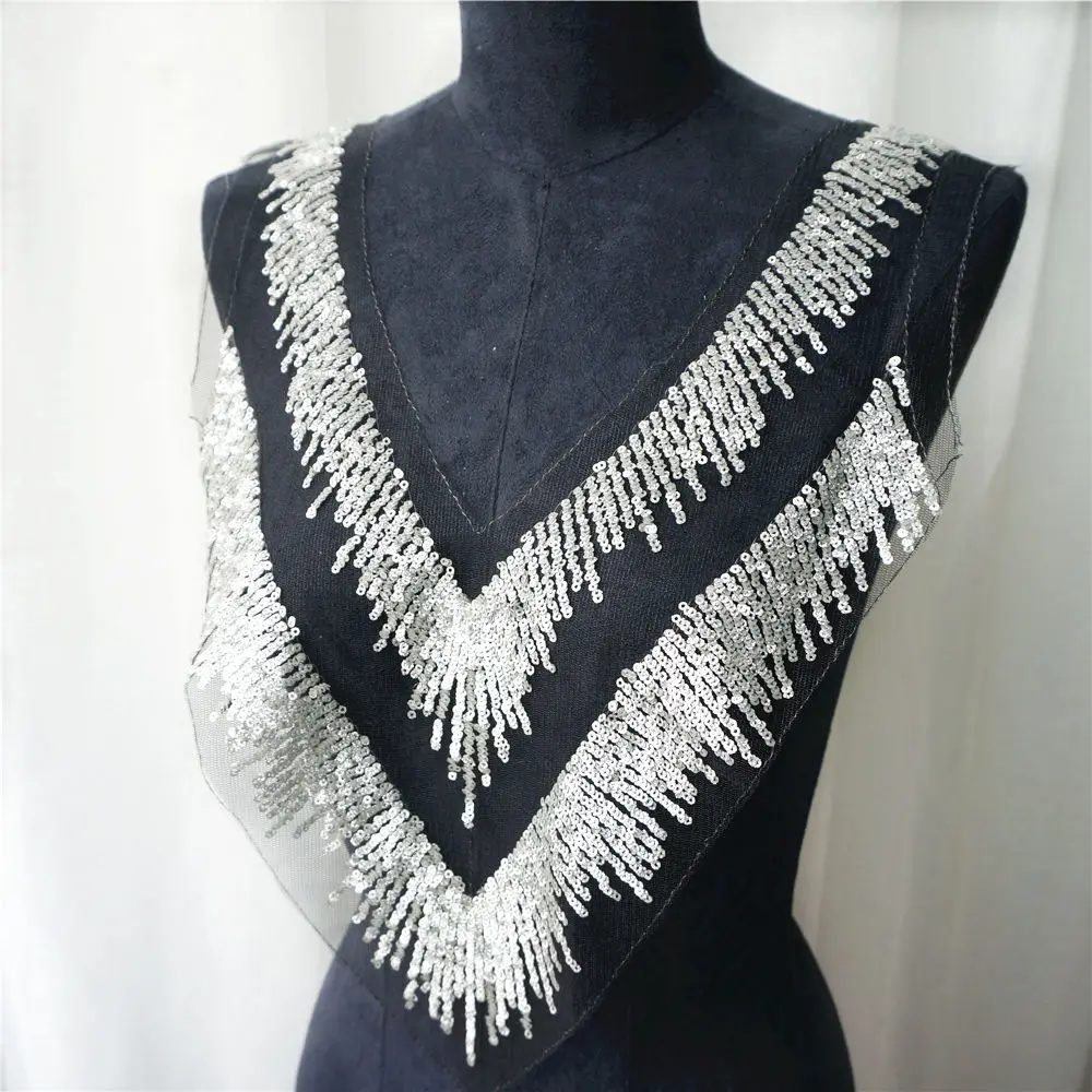 Черное Сетчатое кружевное платье с серебряными блестками и кисточками v образный