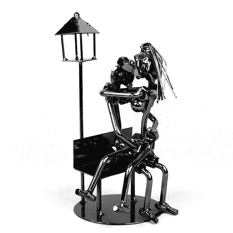 

Abstract Wrought Iron Sweethearts Miniature Handmade Metal Park Streetlight Couple Figurine Decor Souvenir Gift Craft Ornament
