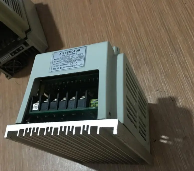 

H3400A01D5K3058 1,5 кВт 380 В, используется один, 85% внешний вид Новый, тестовые товары, бесплатная доставка