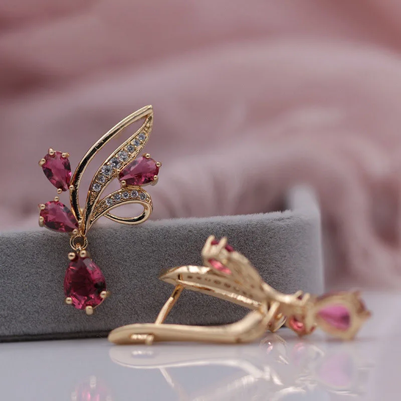 Рисунок 4 - Модные серьги-гвоздики из розового