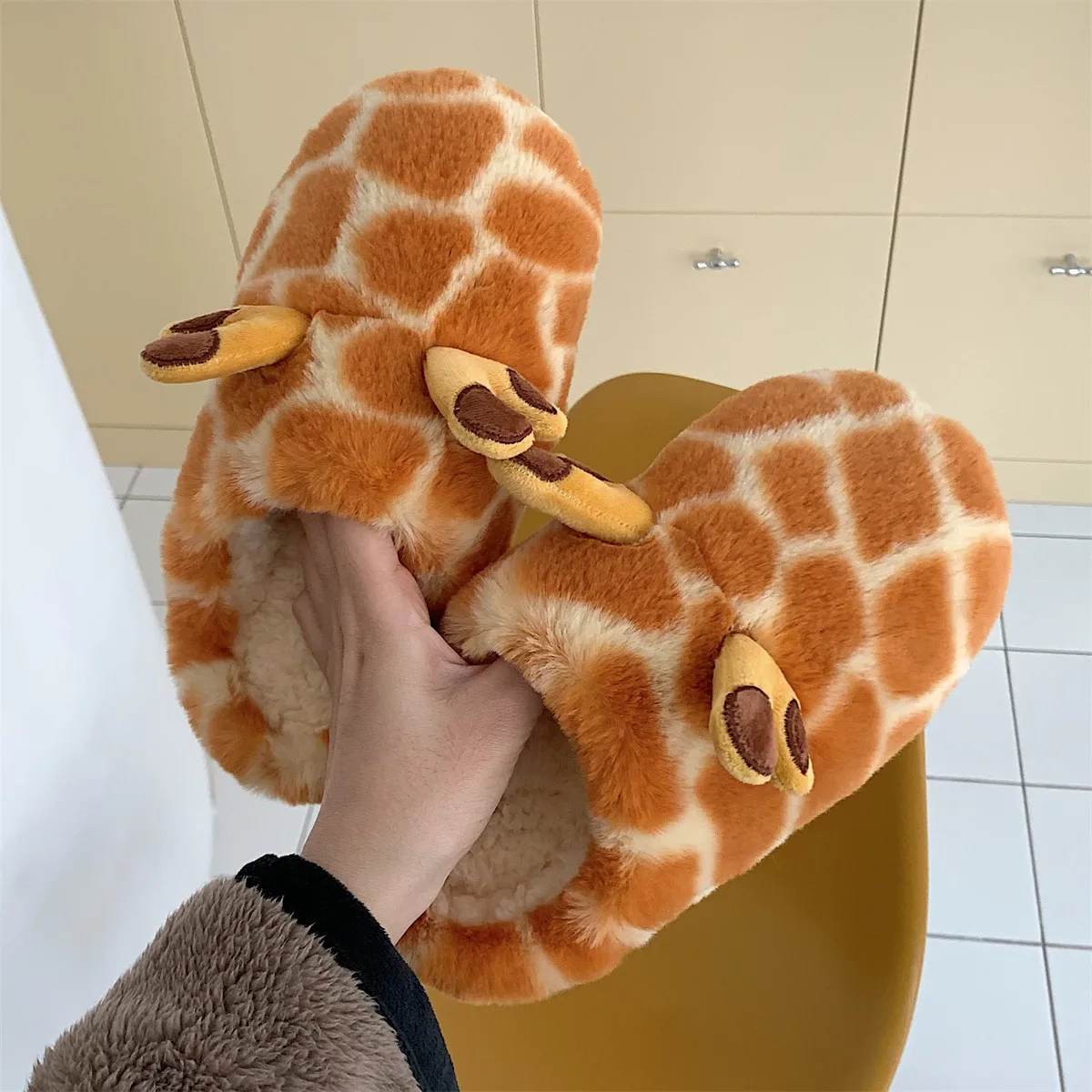 Women Cartoon Warm Thick-soled Cotton Slippers Winter Giraffe Soft Shoes Indoor Warm Plush Comfortable Female Slippers
