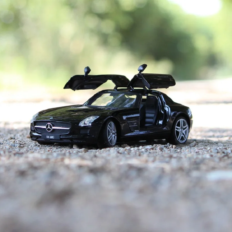 1:24 модель спортивного автомобиля из литого под давлением сплава игрушки для Benz Lms