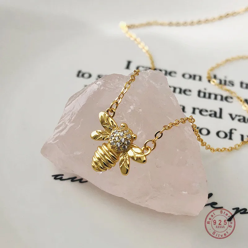 

925 Sterling Silver Golden Bee Pendant Clavicle Chain Necklace Women Fashion Charm Wedding Jewelry Accessories Girlfriend Gift