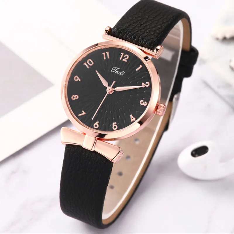 

Women Unisex Watch Printed Leather Strap Vintage Wristwatches Present Gift