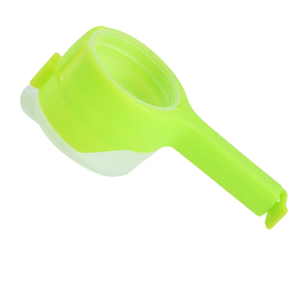 

2pcs Sealing Clip with Spout Food Sealing Clip with Discharge Nozzle Moisture Sealing Clamp for Home (Grey)