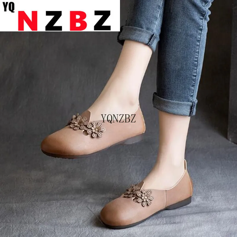 

NEW Genuine PU Leather Shoes Woman Dress Moccasins Superstar Loafers Ladies Trendy Flower Cutouts Breathable Flats Retro Shoes
