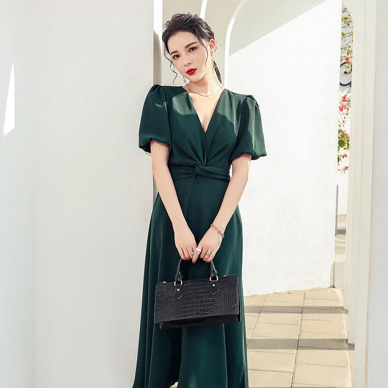 Женское платье с пышными короткими рукавами зеленое в французском ретро-стиле