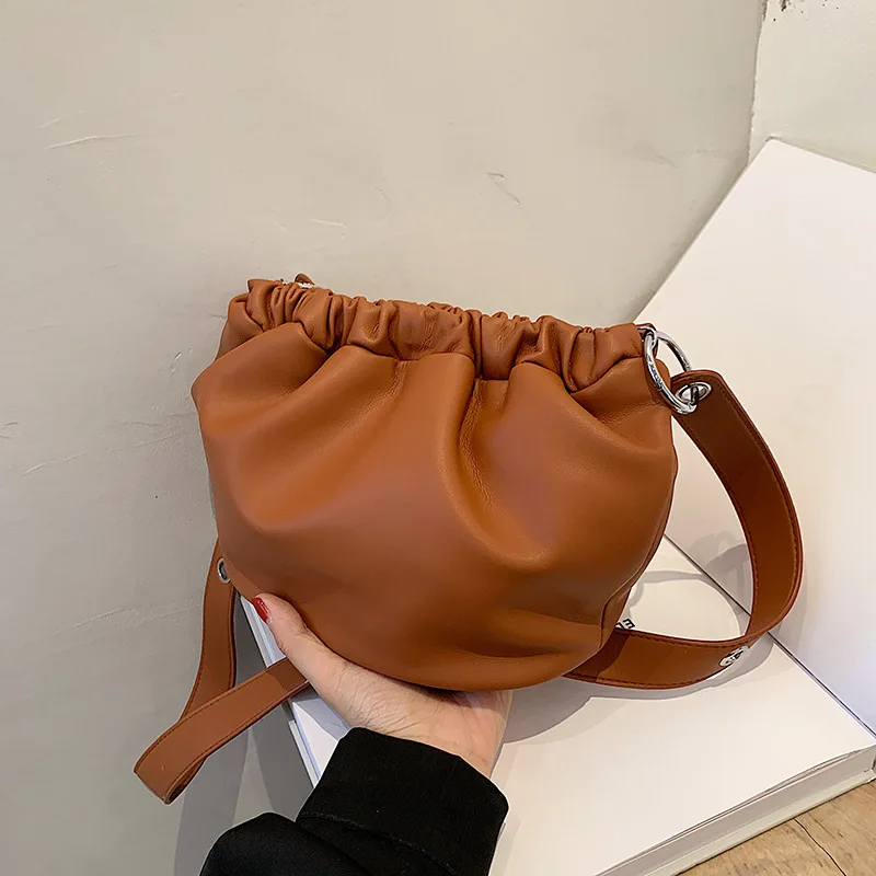 

High Quality Women's Shoulder Bag 2021 Net Red Fold Cloud Bag Korean Version of The Shoulder Underarm Dumpling Bag Messenger Bag