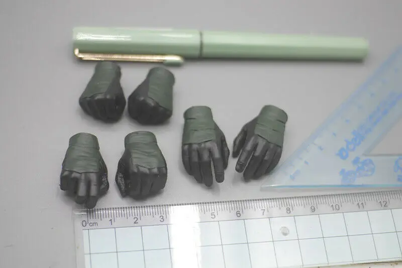 

SST019 1/6 Scale Glove Hand Type Model for 12" Action Figure