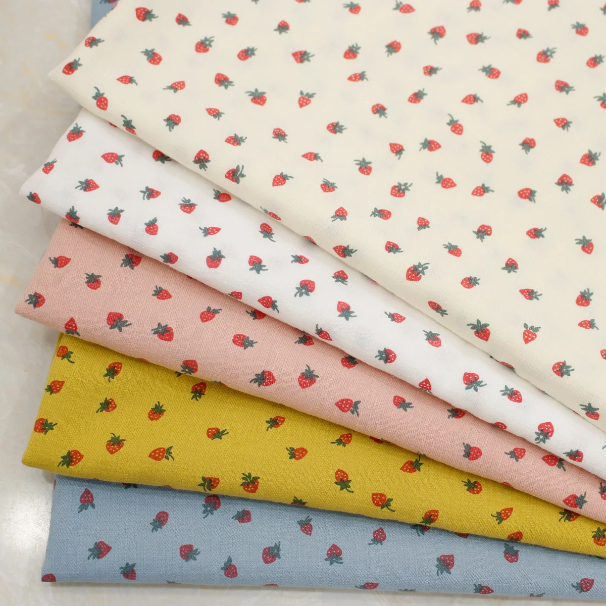 

2021 Spring/Summer Cotton New Fruit Strawberry Cute Printed Fabric Children's Dress Jacquard Textured Fabric