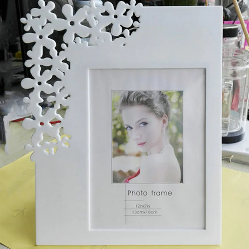 

Bird Feather Series Plastic Frame 7-Inch Porous Varved Tabletop Studio Creative Frame
