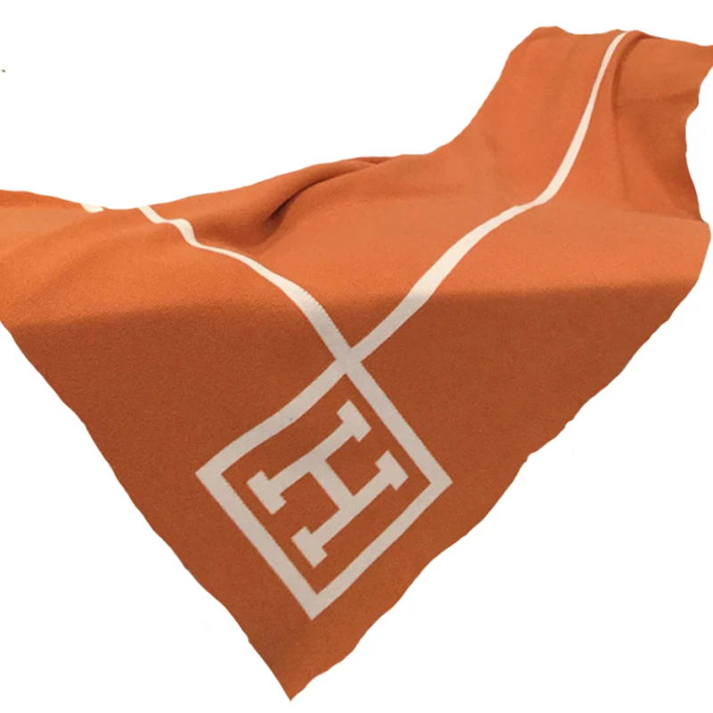 

American Light Luxury H Letter Orange Classic Wool Blend Knitted Decoration Blanket Casual Blanket Throw